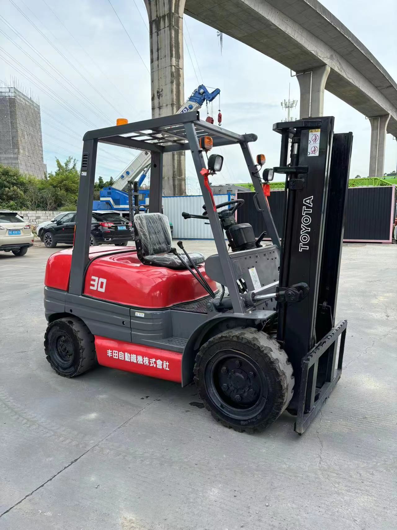 Used forklifts from Toyota 6FD30 Japan, used road construction machinery