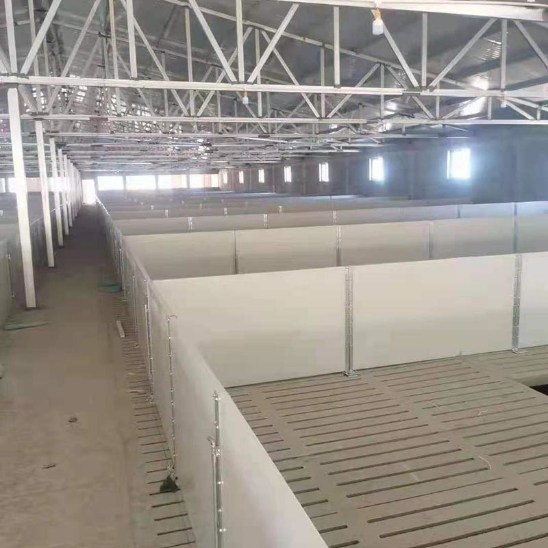Weaned Piglet Nursery Crate 2.4*1.8*0.7m Piggery Tools And Equipments
