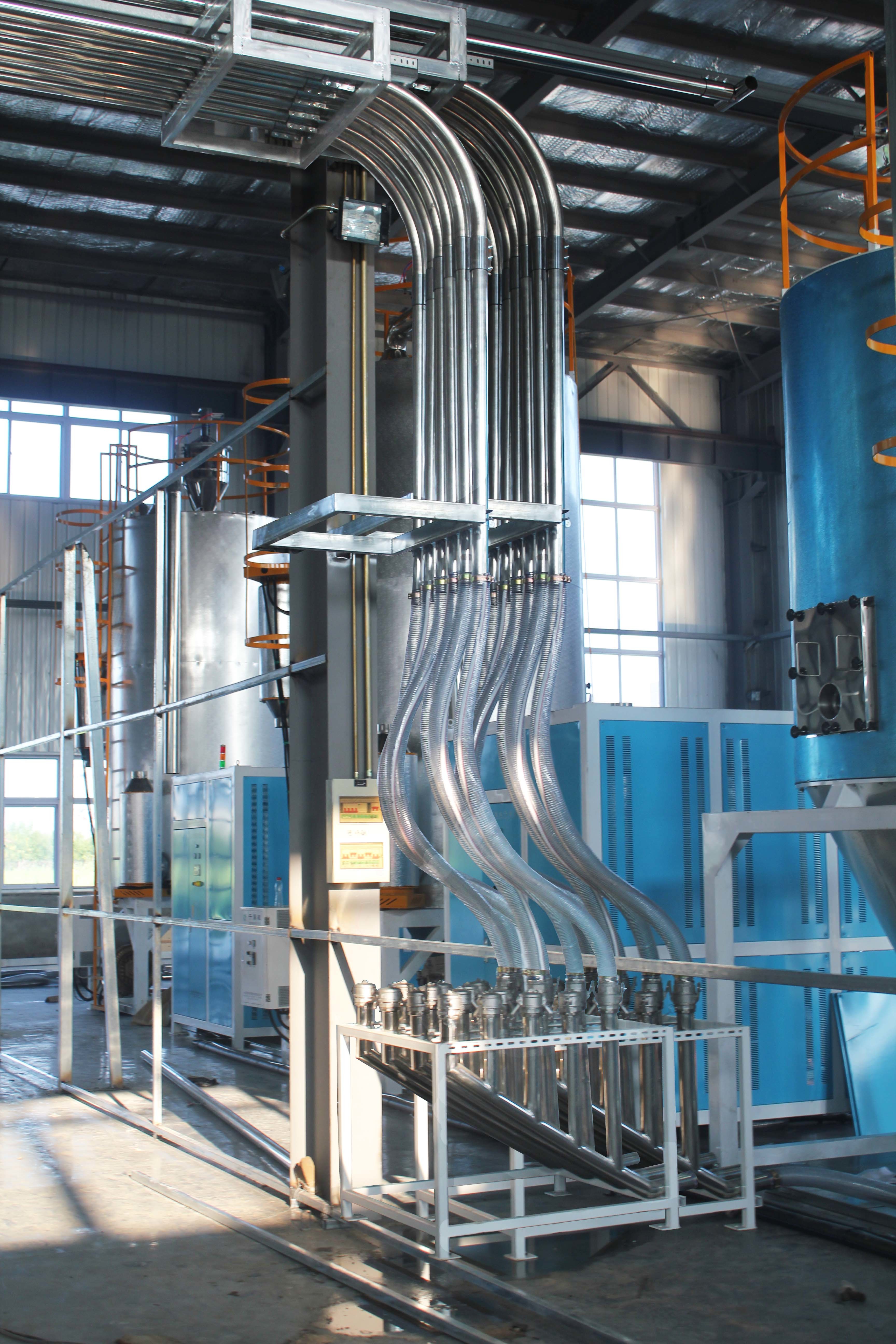 High Speed Plastic Central Conveying System 6 T / H Capacity Silvery Color