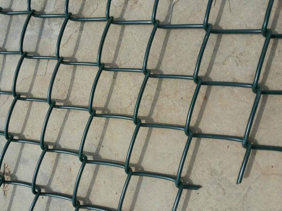 Hot dipped galvanized 9 gauge chain link wire mesh fence