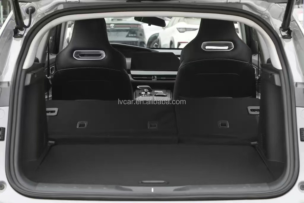 Single Motor RWD 2024 Changan Uni-k SUV with 5-door 5-seat Body Structure