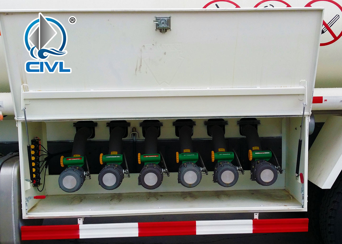 New HOWO Fuel Tank Truck Manual 30000L Oil Tanker Truck 8X4 371hp Engine Best Quality