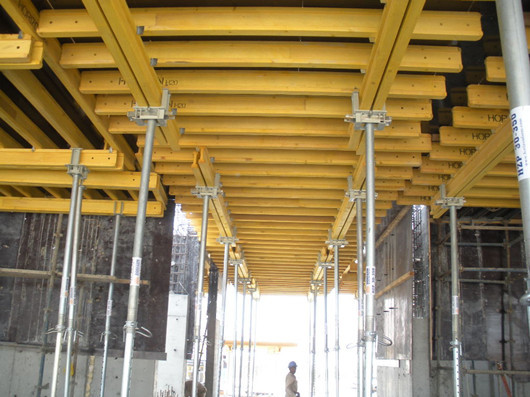Very easy assembly. Flying table formwork. Easy to adjust.