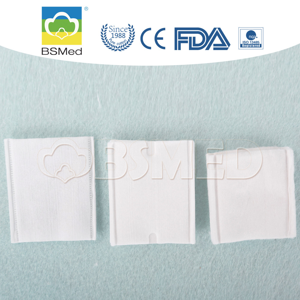 100% Natural Cotton Wool Pads Square Shape White Color ISO9001 Certification