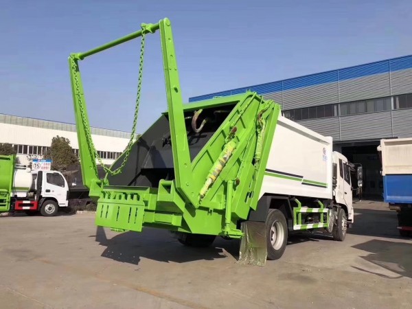 Used Diesel Trucks 8 Meters Long 10m³ Loading Capacity Dongfeng Refuse Compactor RHD