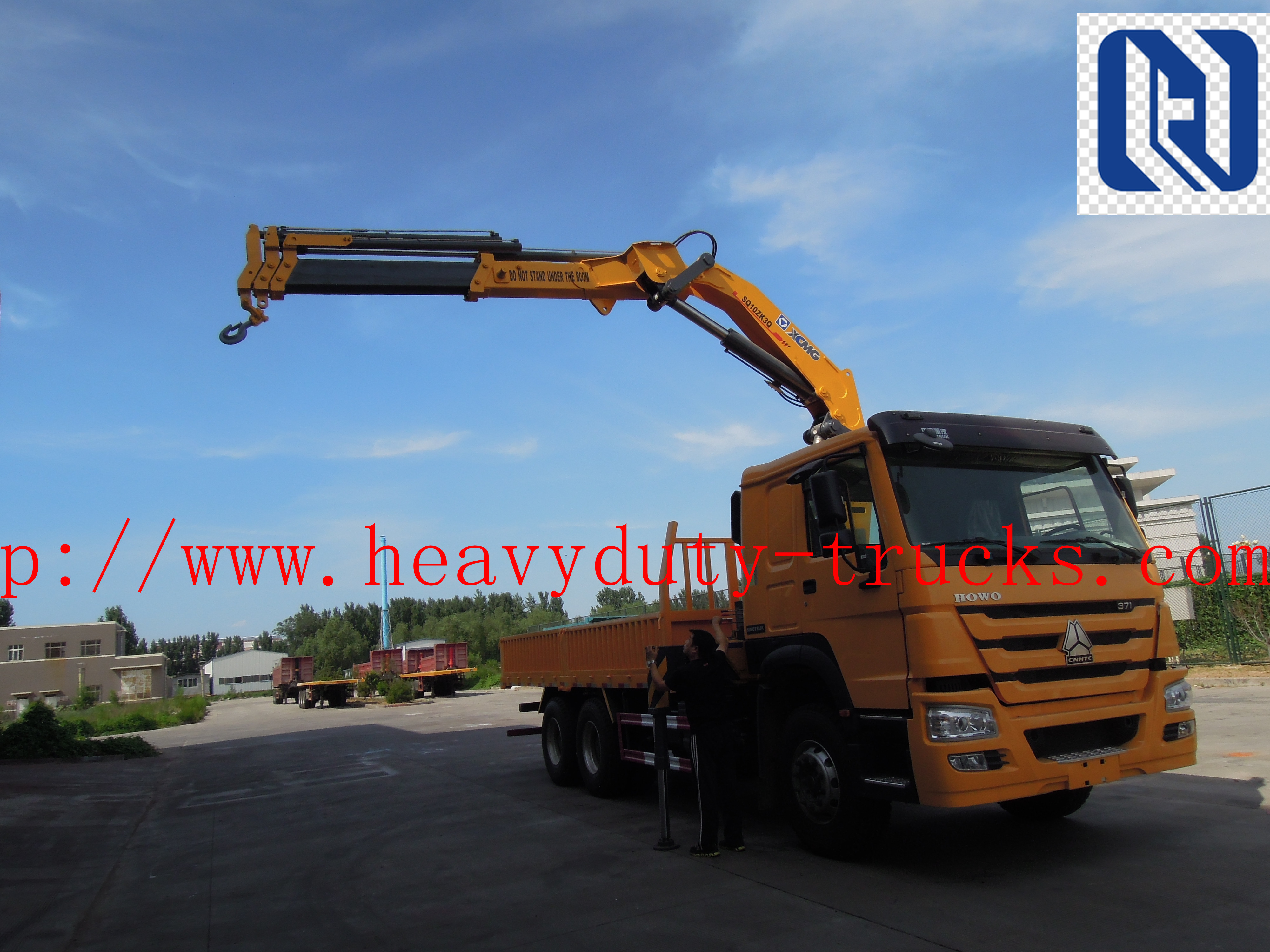 HOWO Truck Mounted Crane 4 x 2 With Air Brake XCMG Crane SQ6.3SK2Q 6000KG