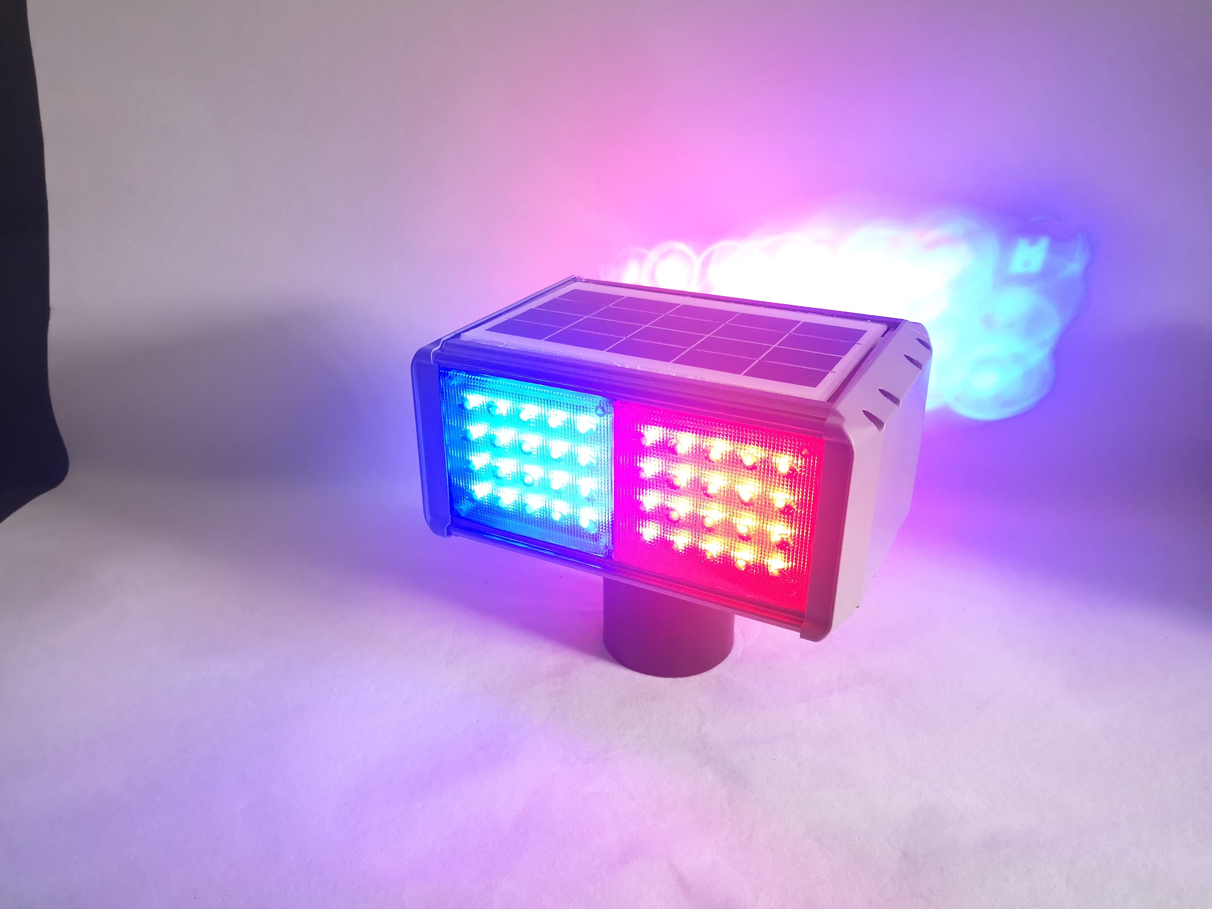 Professional LED Barricade Warning Lights Solar Powered For Traffic Control
