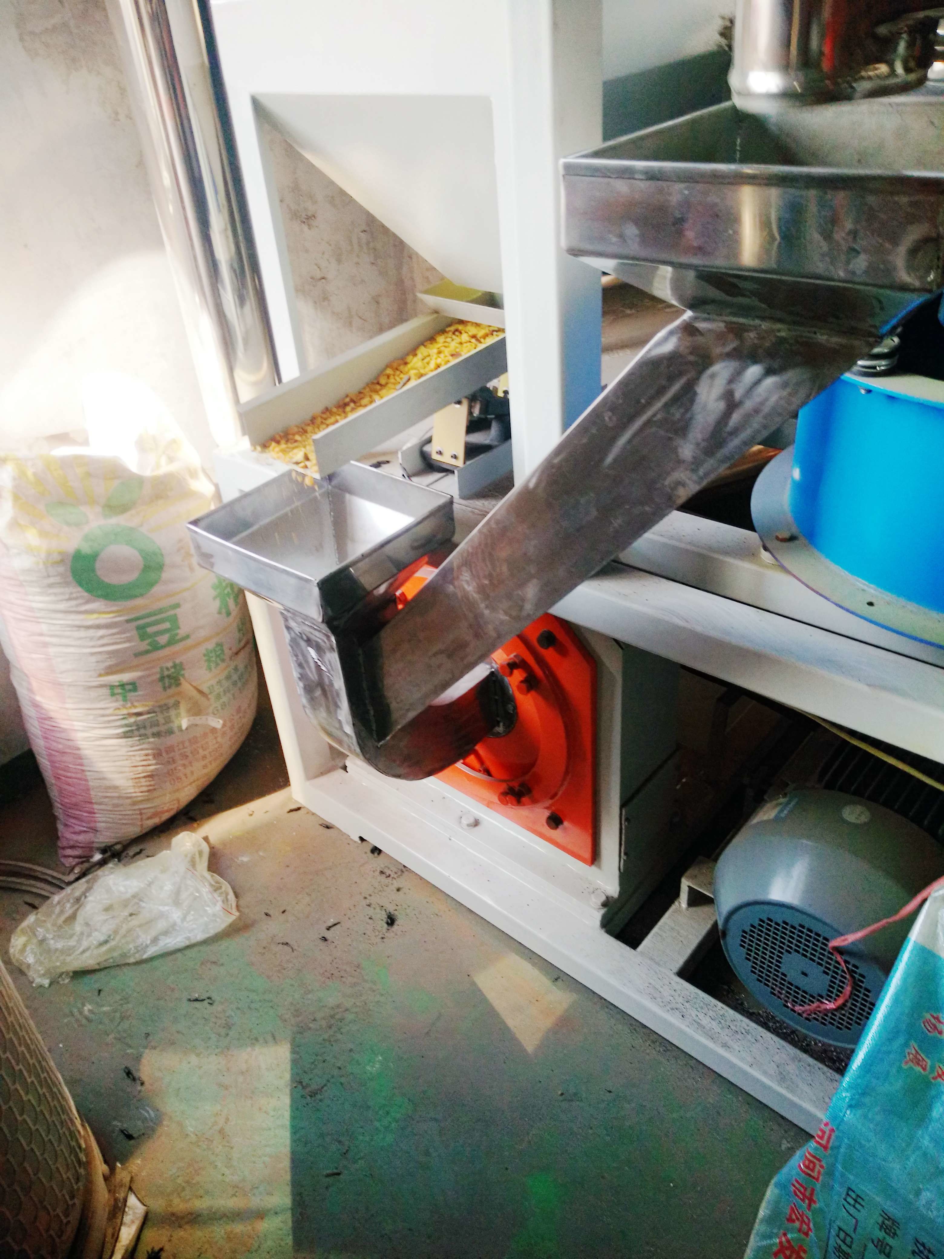 45kw Small Waste Plastic Recycling Machine , Double Shaft Plastic Crushing Machine