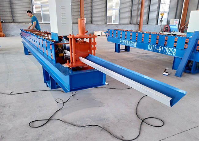 Customized Roof Profile Roll Forming Machine , Durable Iron Sheet Making Machine