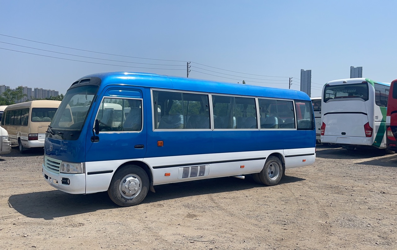 Used Toyota Coaster 30 Seater Bus Manual Transmission Good Condition 4L Engine Capacity