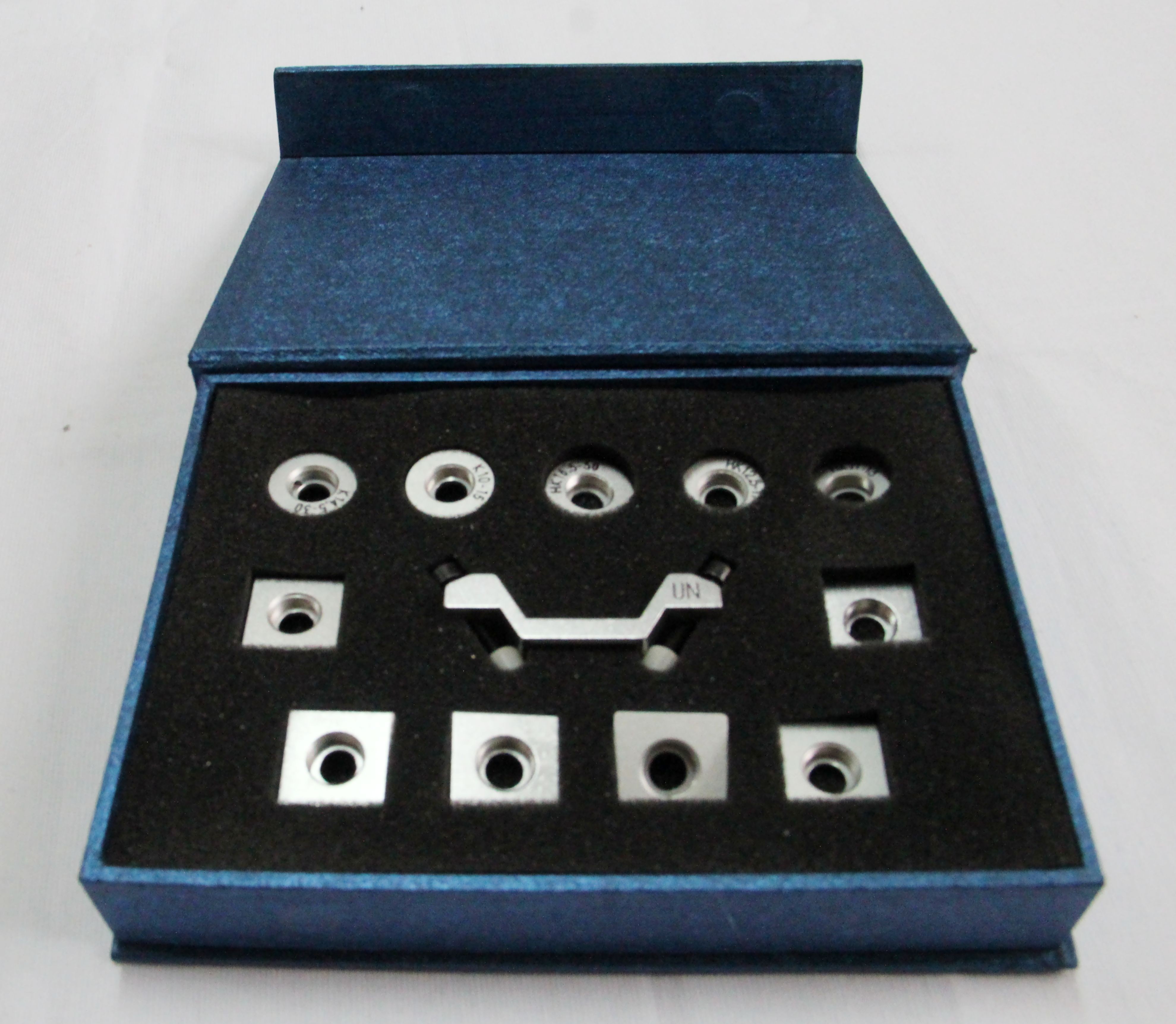 Portable Leeb Hardness Testing Machine 12.5mm LCD with back light 200 - 900L