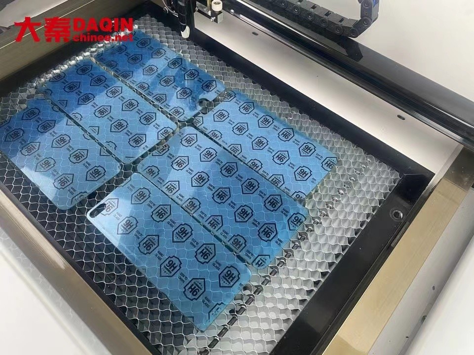 Daqin Mobile Tempered Glass Screen Protector Laser Cutting Machine For Phone Accessory Distributor Solution