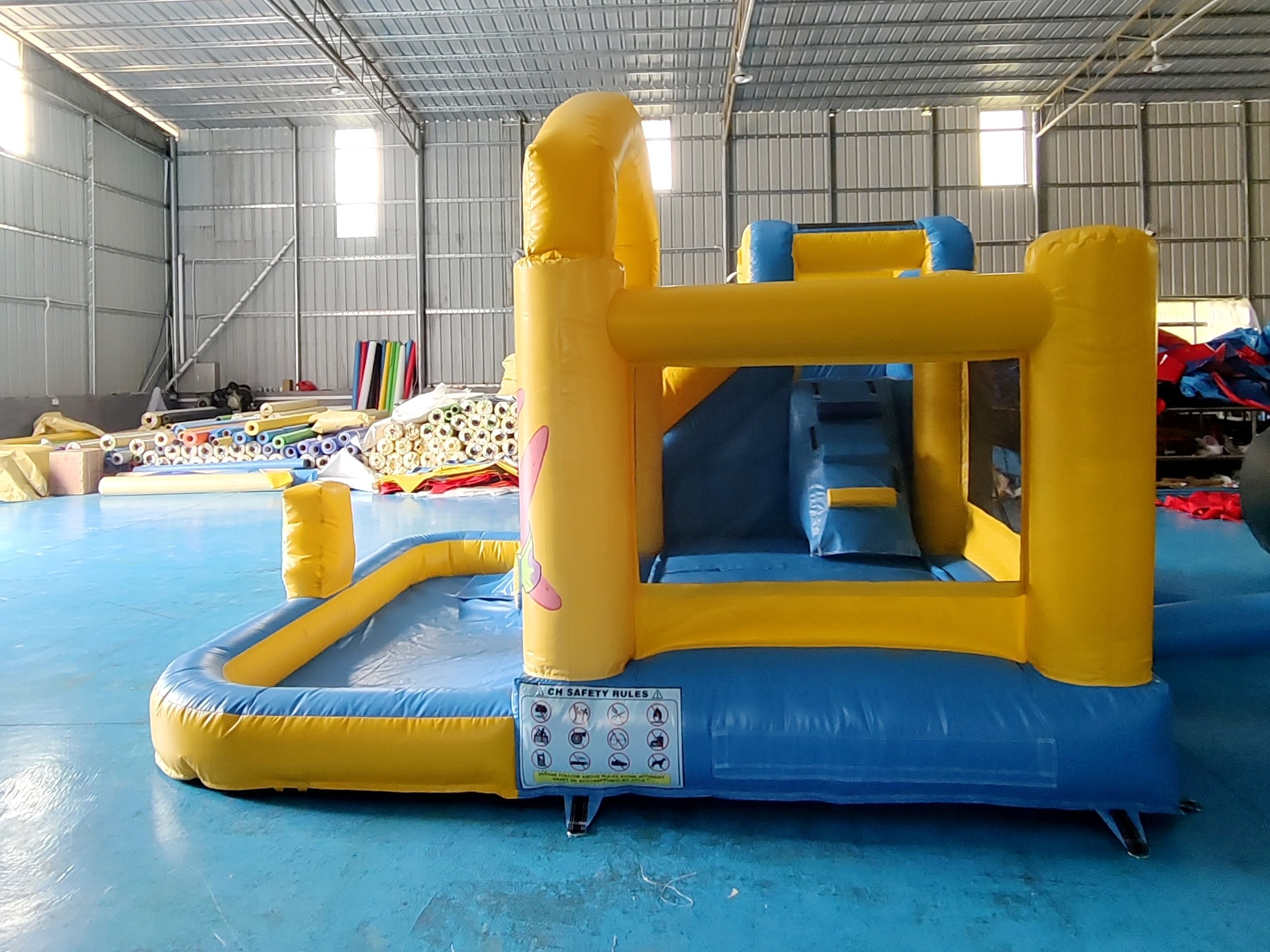 Commercial Fireproof Inflatable Combo SpongeBob SquarePants Bounce House With Slides Inflatable Water Jumping House