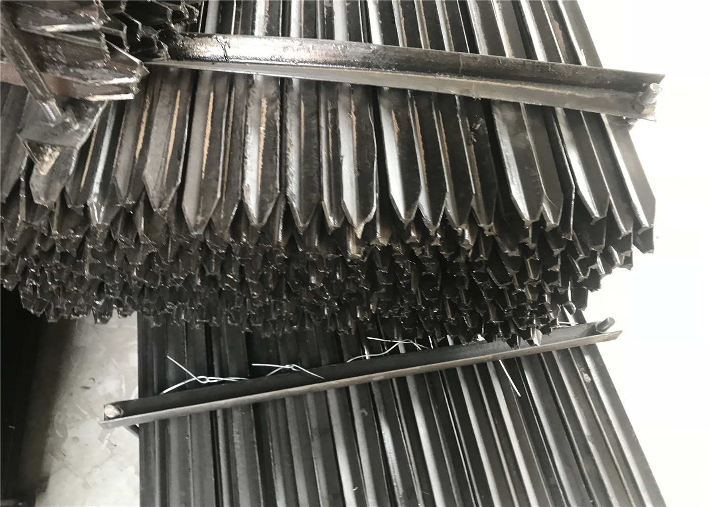 1350MM STAR picket for farm and construction fencing panels 1.58kg per meter