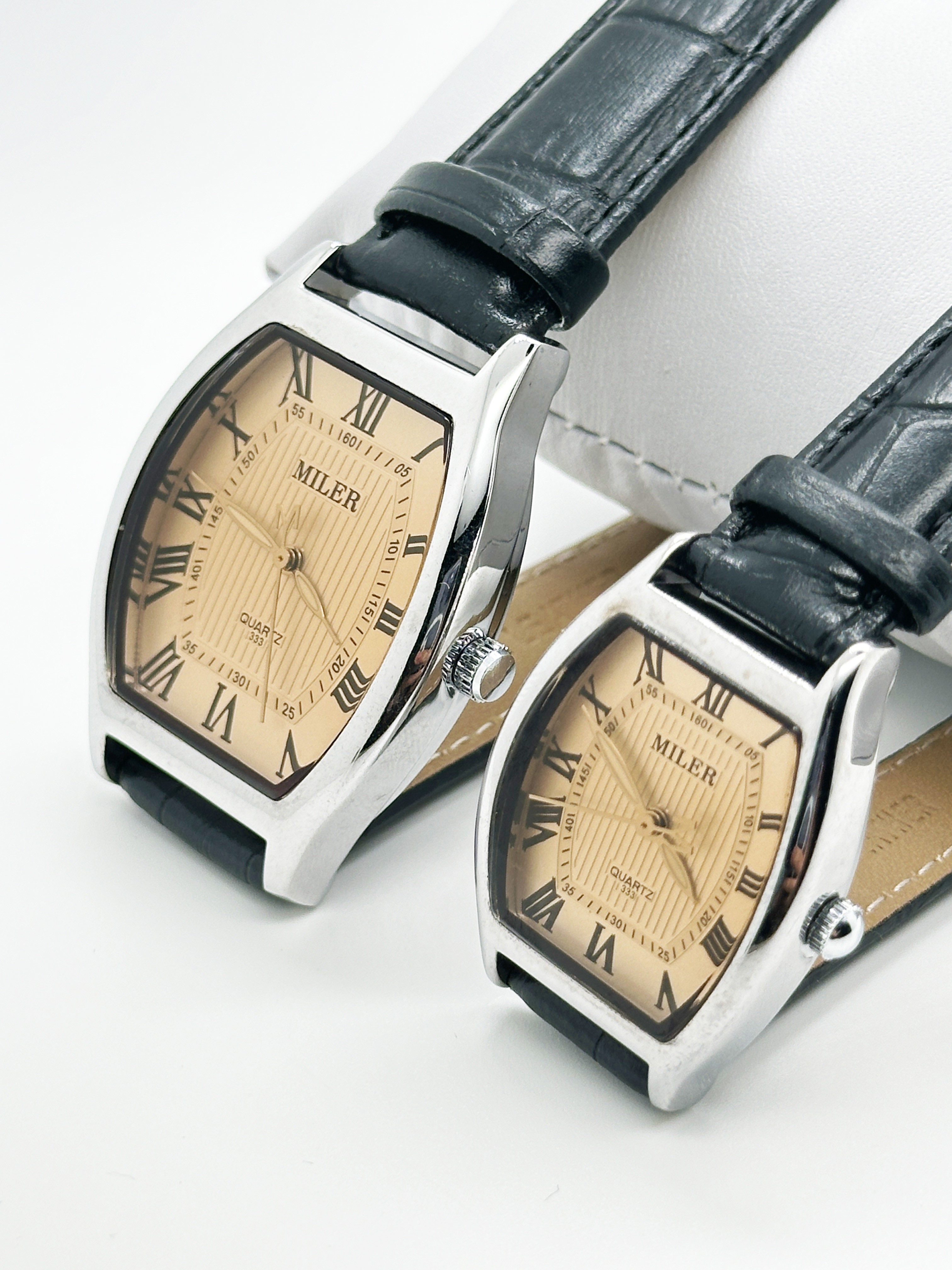 Elegant Analog Stylish Couple Watch With 40mm Dial Luminous And Leather Band