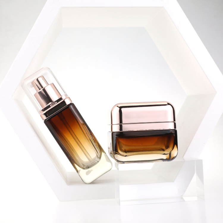 Empty Square 120ml Lotion Glass Bottles Spray Pump 4 Oz Amber Glass Bottles