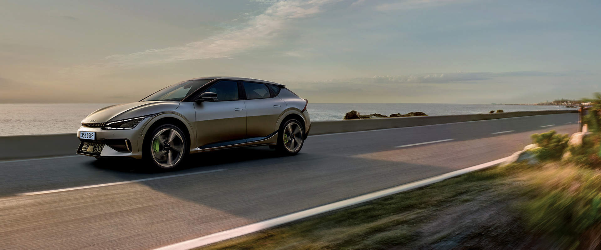 2023 2024 CLTC Endurance 617KM/555KM Pure Electric Coupe Kia Energy EV6 Made in and with 100 km/h Acceleration 3.5S-7.3S