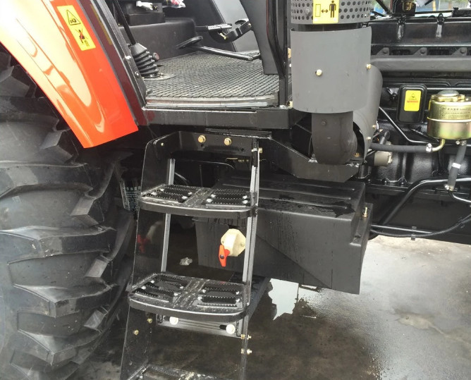 130hp Four Wheel Drive Tractor , 2300r/Min Wheel Horse Lawn Tractor