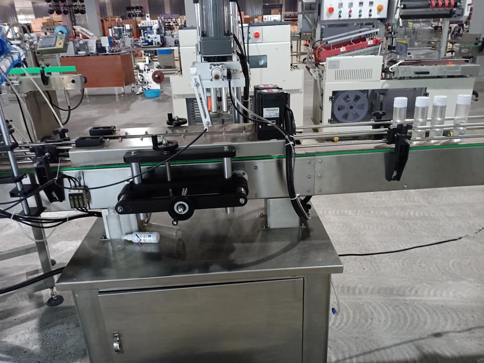 Automatic Plastic Cap Screw Capping Machines For Plastic Bottle Spray Pump