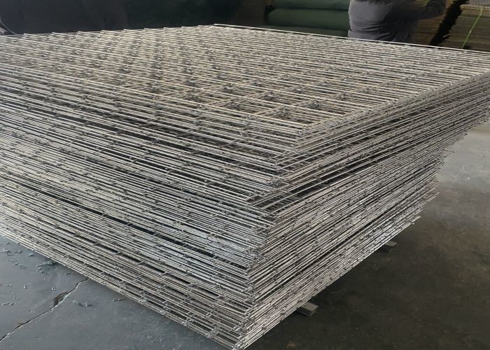 5.0mm Mesh Wire Panel itary Barrier With 300g/m2 Geotextile Fabric Weight