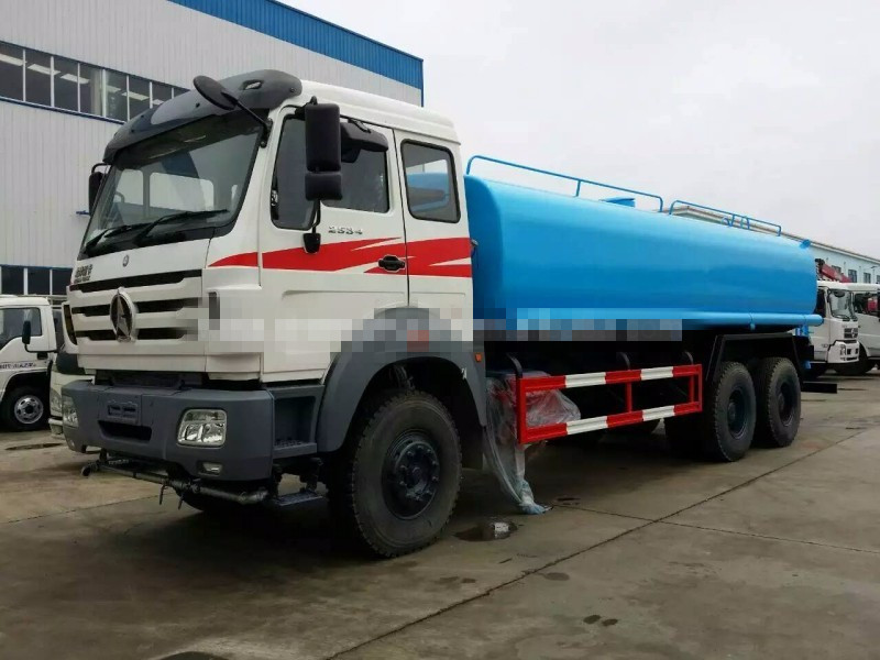 4X2 6000 Liter 120HP Water Tank Truck Sinotruk Light Duty Euro III 7.00R16 Tires