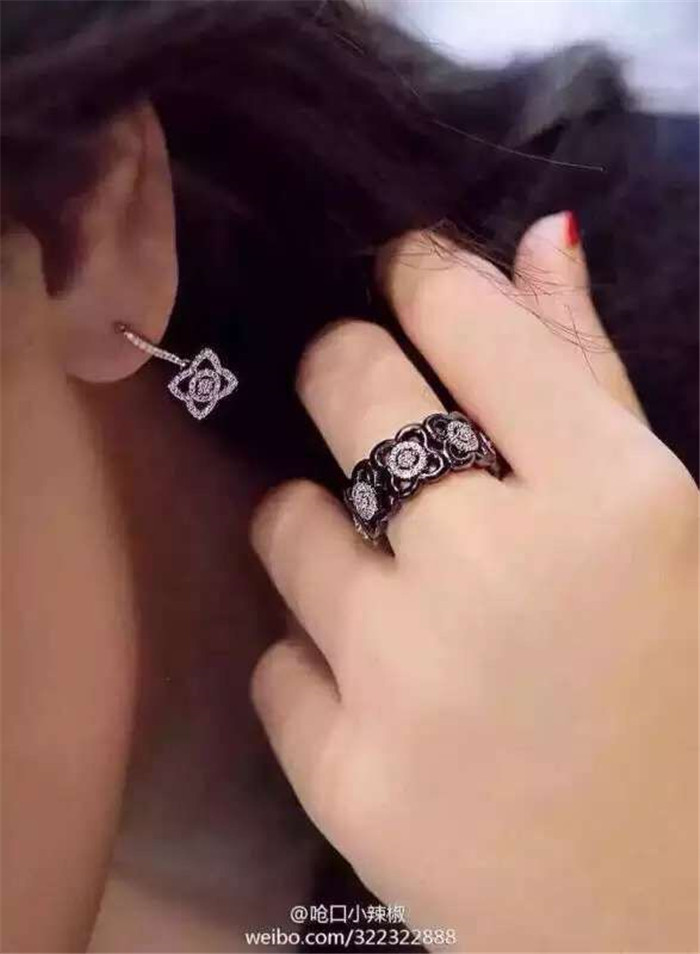 Eternity Ring 18K White Gold Wedding Ring with VVS Diamonds Fine Jewelry