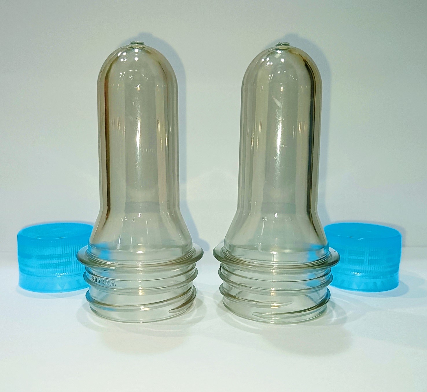 Transparent Pet Bottle Preform With Screw Plastic Lid Eco Friendly And Heat Resistant