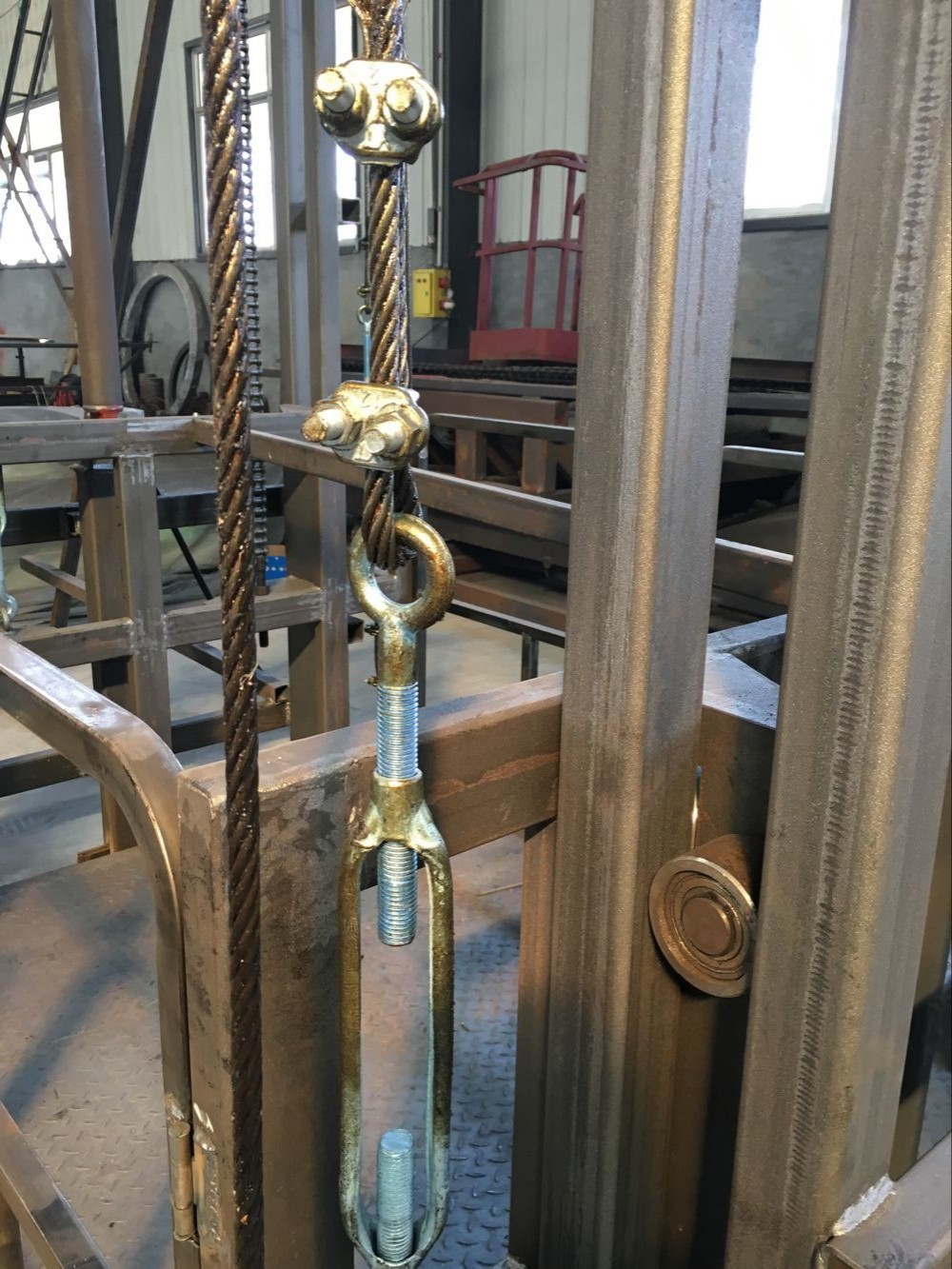 5T 6m Warehouse Hydraulic Guide Rail Freight Lift Elevator Vertical Goods Lift With CE TUV