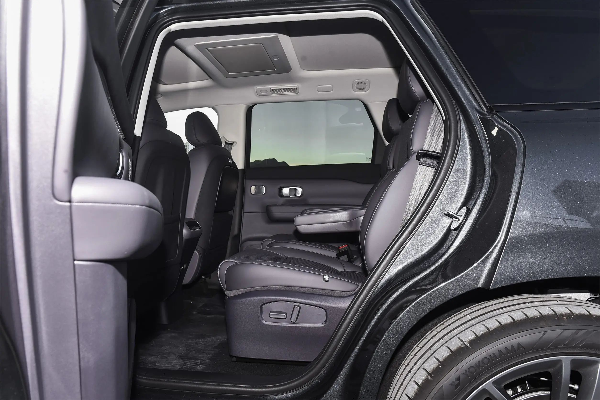 Leap Motor C16 Hybrid 5 Door 6 Seat SUV 170kmh 200 Electric Cars with Comprehensive Range of 1095km and Max Torque of 320Nm