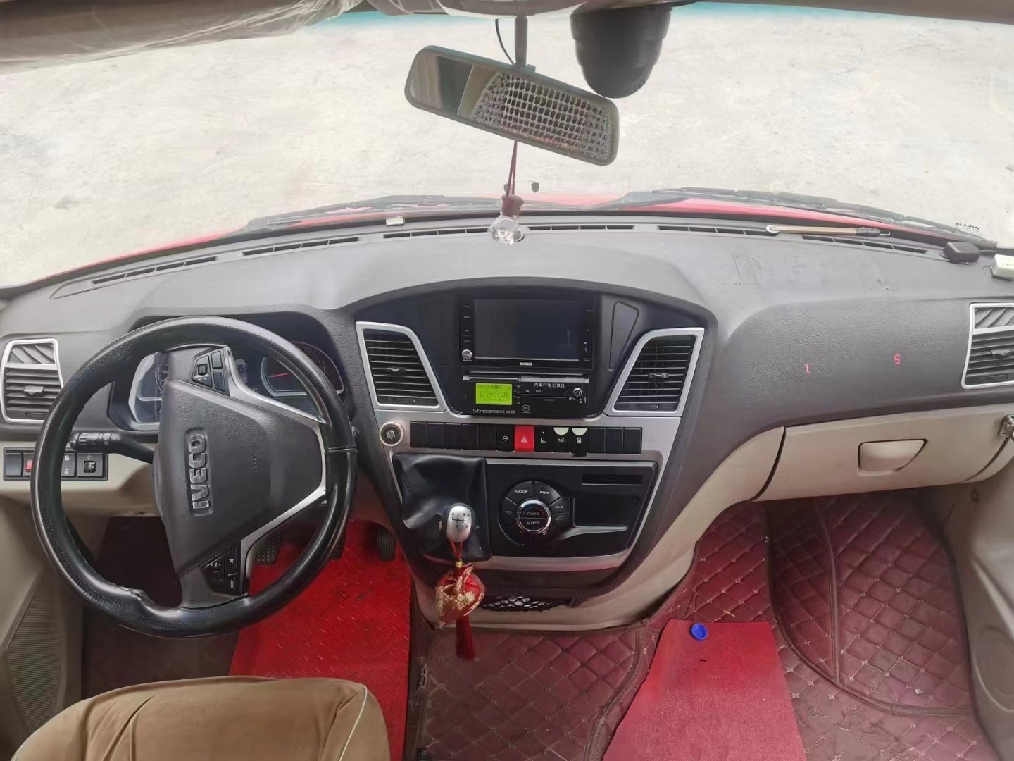 New Arrival 2017 Year 19 Seats Iveco Used Bus Used Minibus 129Hp Diesel