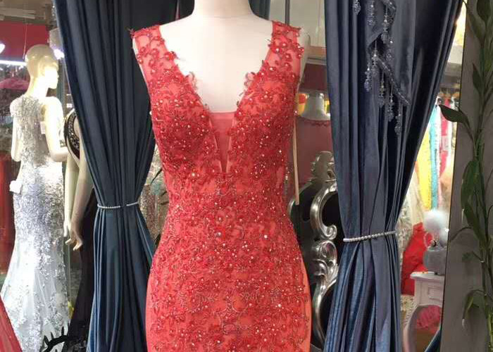 Long Tail Elegant Red Evening Gowns Beading Sleeveless Deep V Transparent Back