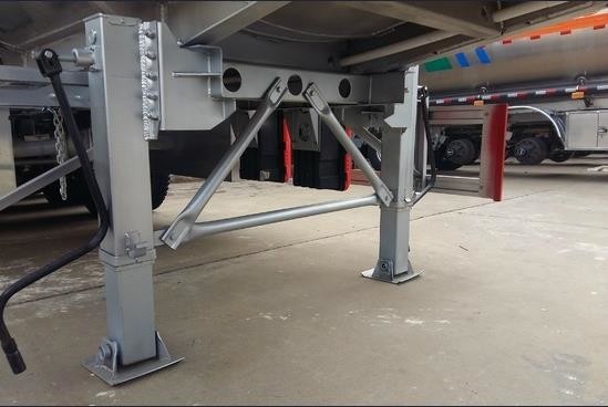Aluminum Alloy Hazardous Chemical Tank Semi Trailer 42 - 50 Cubic Lightweight