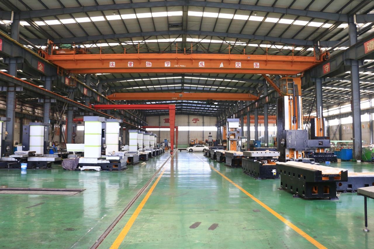 Accurate CNC Boring Machine with Table Travel Y of 900 mm and Travel W-axis of 600 mm