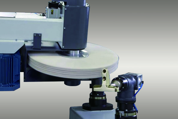 Computer Control CNC Buffing Metal Bench Polishing Machine For Polishing Sanitary Ware Door Handle