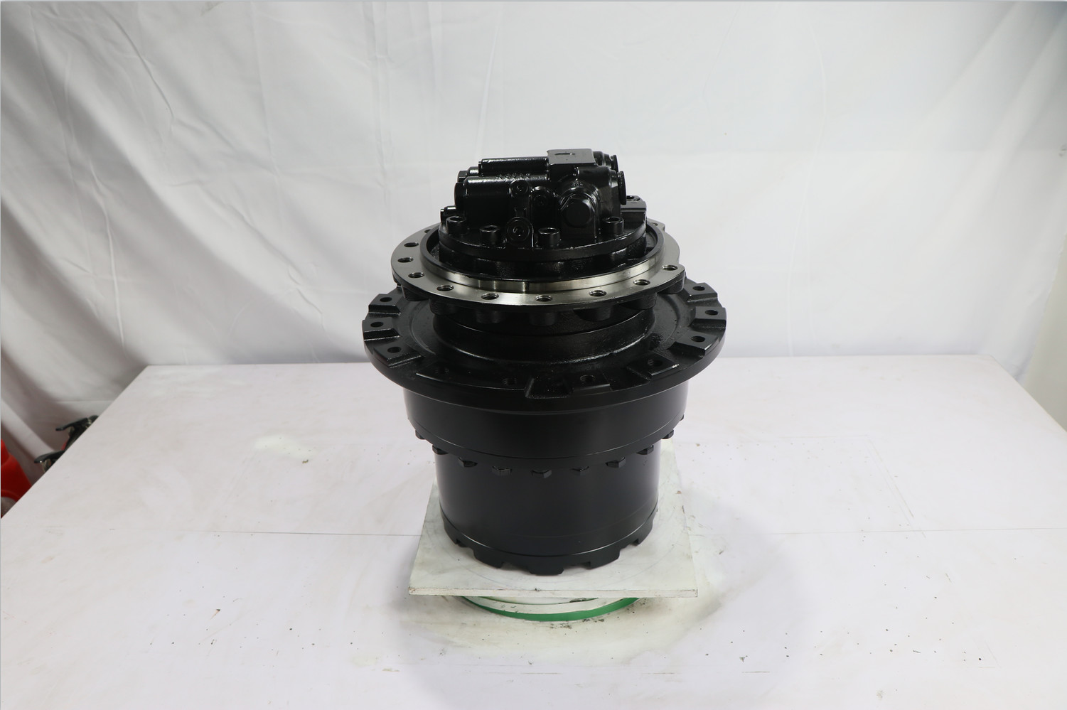 ZAX230 ZAX200 Excavator Travel Motor Assembly 16 Hole Hardened Tooth Surface