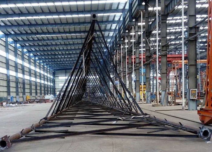Power Cable Silver Electric Transmission Tower , Painted Tubular Antenna Tower
