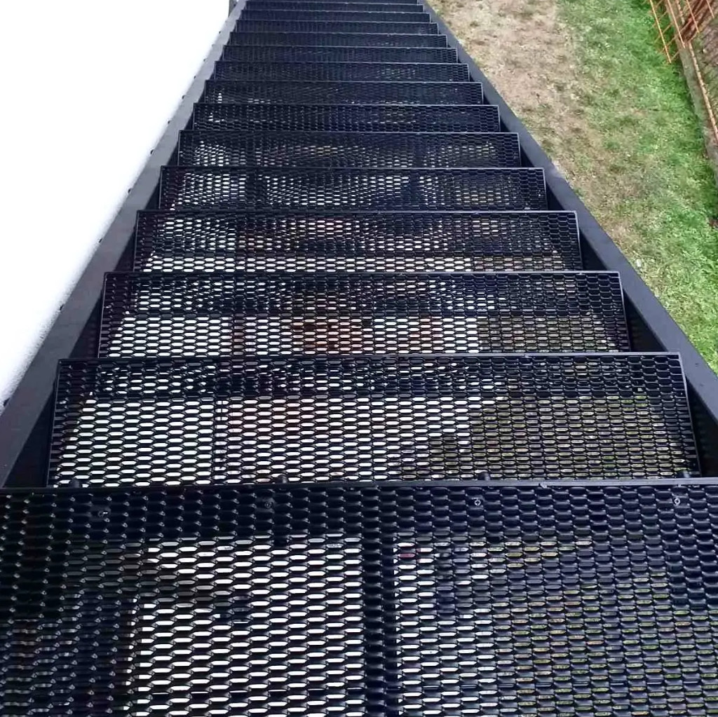 Customized Corrosion Resistance Stainless Steel Diamond Expanded Walkway Mesh