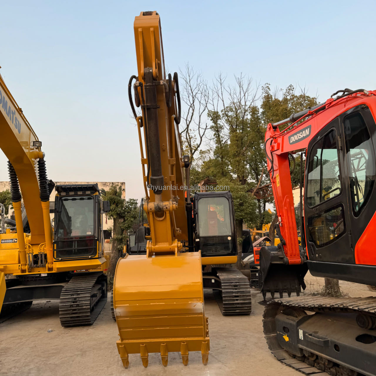 CAT320D2 Second-Hand Excavator with and High Work Efficiency in Good Condition Ready