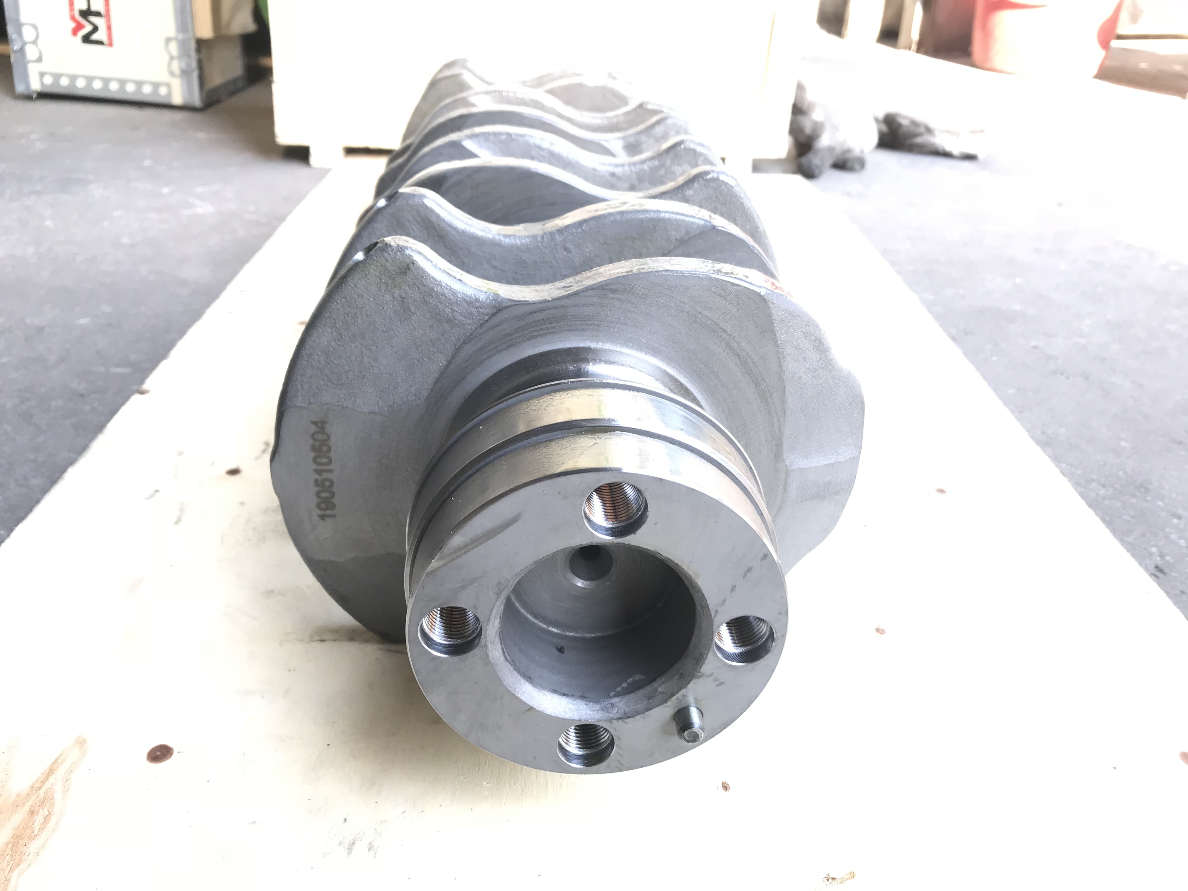 High Quality Diesel Engine 8-98029270-5 4HK1 Forged steel Crankshaft For Isuzu Excavator Spare Parts