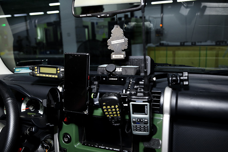 Factory FJ Cruiser center console bracket Flexible Angle Multi-Mount Dash Phone Holder