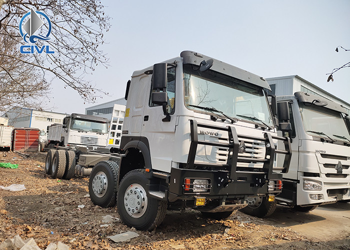 8 X 4 Heavy Cargo Trucks With 371 HP Engine , Heavy Duty Trucks Cargo Truck Chassis Colour Option