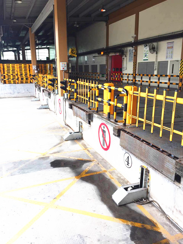 High Efficiency Hydraulic Industrial Dock Leveler WIth Push Button