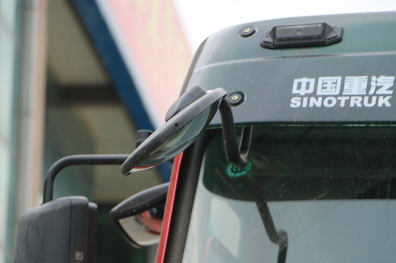 Sinotruk Howo Heavy Duty Dump Truck 6x4 8x4 / Lorry Sand Tipper Truck
