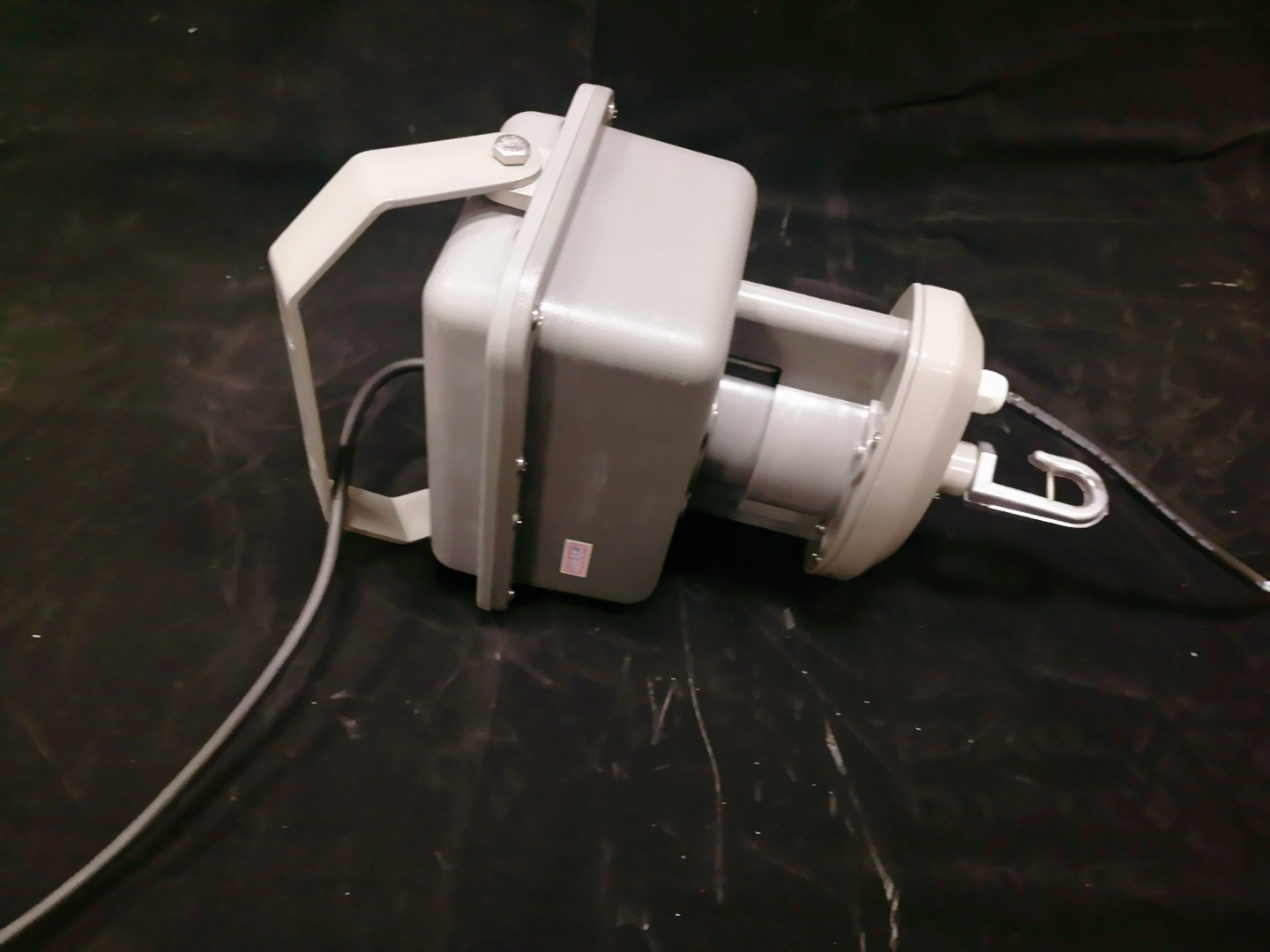 Smart LED High Bay Light Lifter Chandelier Lowering Device