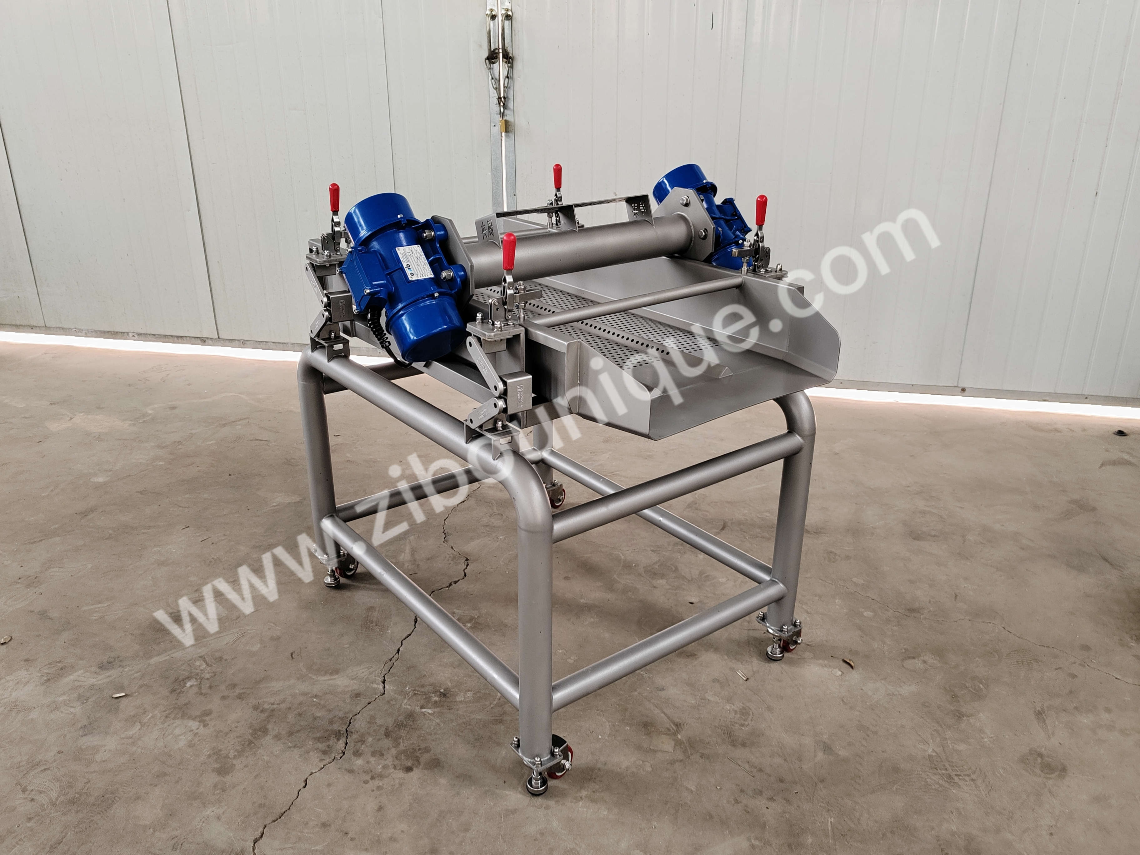 585 KG Capacity Fruit and Vegetable Vibrator Water Draining Machine for Water Drainage