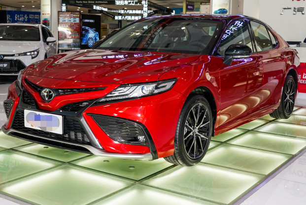 Toyota Camry 2022 2.5S Knight Edition medium car 2.5L 209 hp L4 Automatic manual transmission (AT)