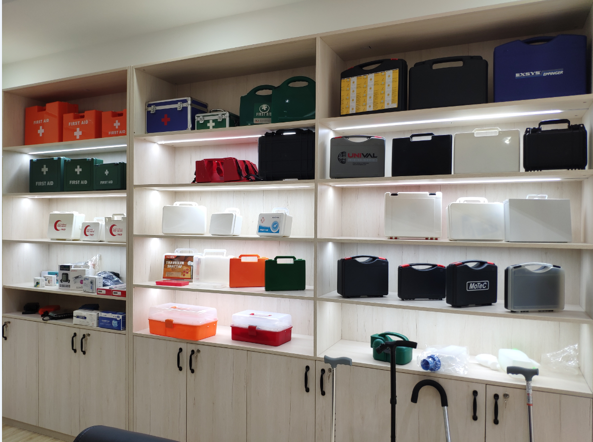 10 person Office Wall Mounted first aid box case Sport place First Aid Kit 5 10 person Emergency supplies bracket hard c