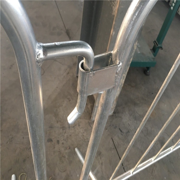 Temporary Crowd Control Barriers Galvanized Crowd Control Barricades Customized Size