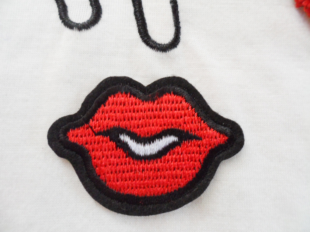 Hot Fix Motif Sliver Gold Embroidery Applique as Cross Picture