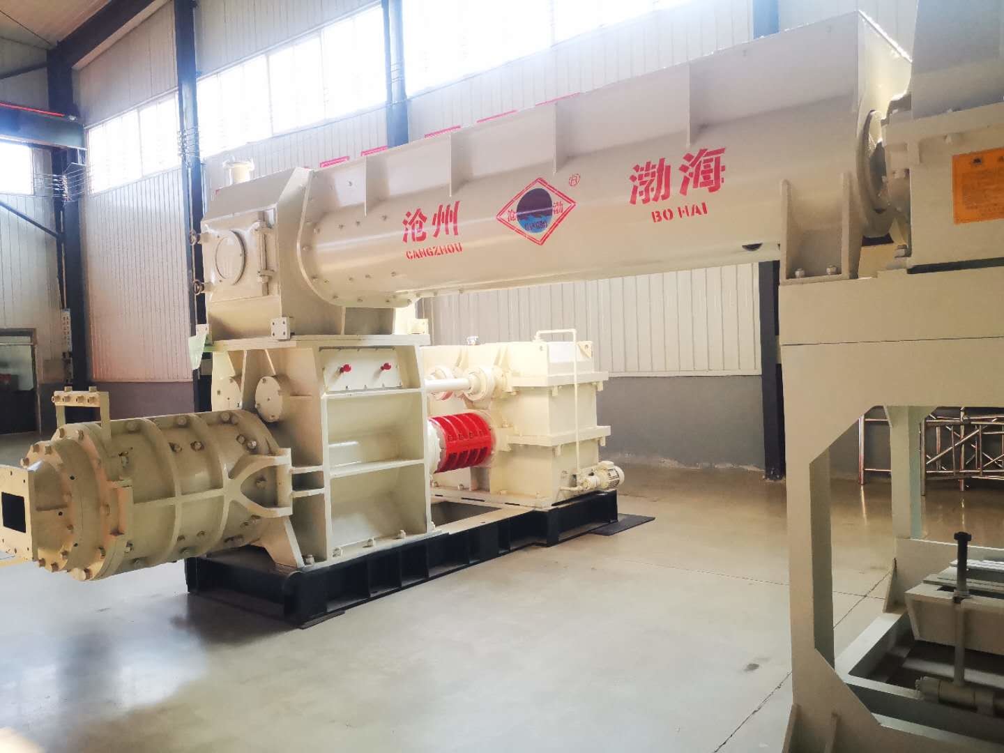 Two Stage Vacuum Red 40000pcs Automatic Brick Making Machine